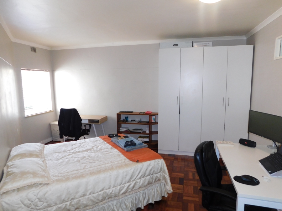 To Let 1 Bedroom Property for Rent in Rondebosch Village Western Cape